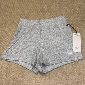 Alo yoga ribbed take comfort shorts